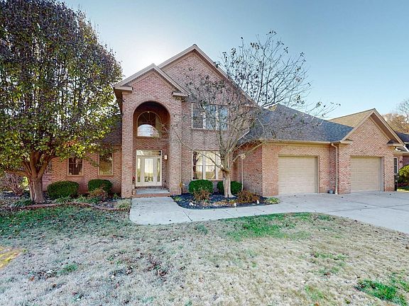 2nd image of 822 Aspen Way