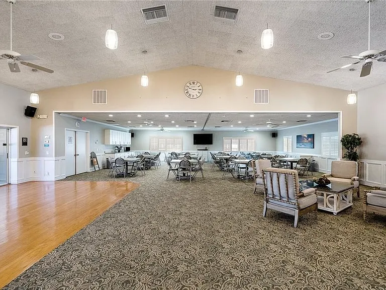 740 Lake Orchid Cir #109 — Photo 39