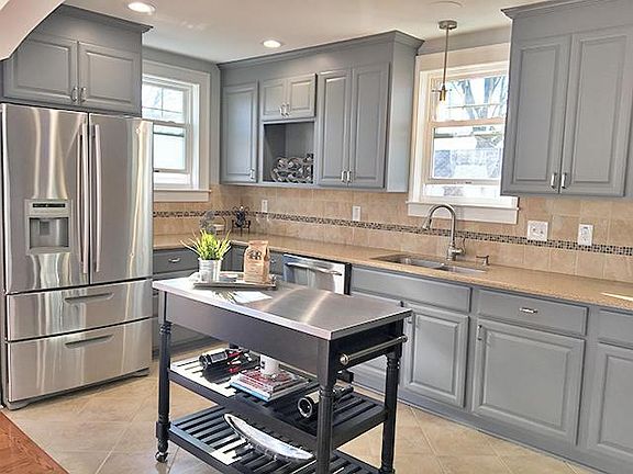 4th image of 1364 Elmwood Ave