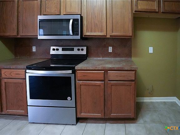 5th image of 208 Yosemite Dr