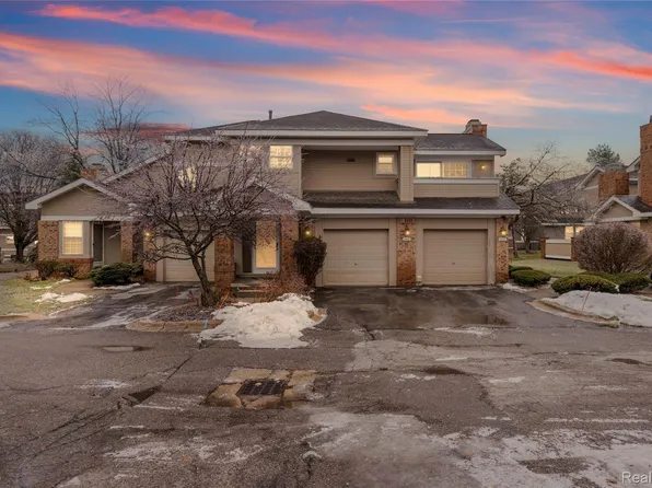 6610 Fieldstone Ct, West Bloomfield, MI 48322