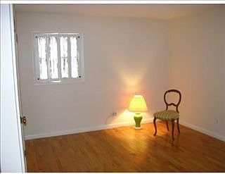 4th image of 2111 Louise Ln