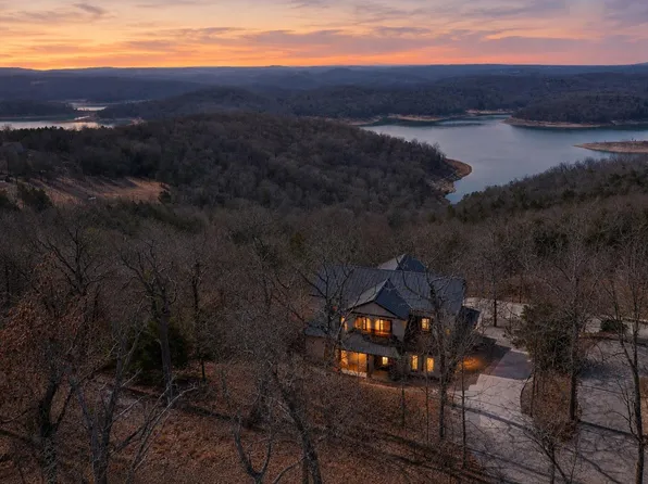 1345 Robinson Point Rd, Mountain Home, AR 72653