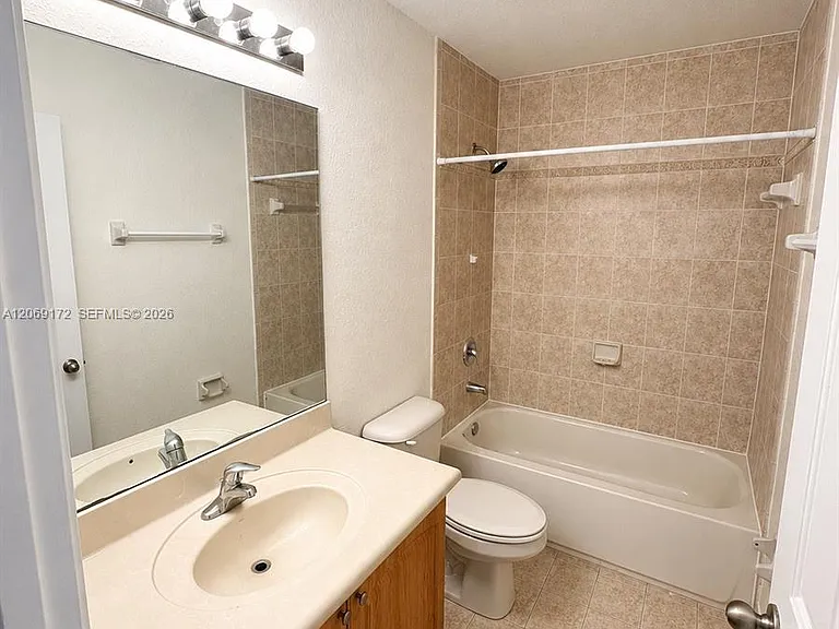 2528 SE 14th Ave #296 — Photo 12