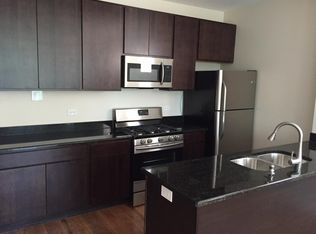 8225 S Prairie Ave #2, Chicago, IL