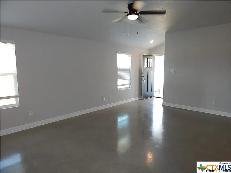 3 bed, 1385 sqft, $1,600 — Photo 3