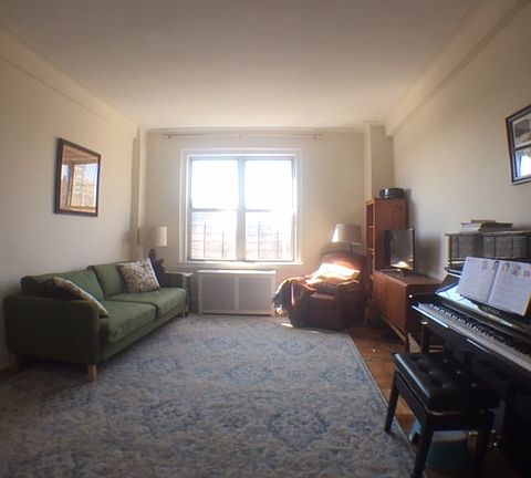 3rd image of 36 Plaza St E APT 7F