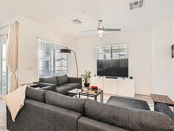 2nd image of 25 Barbara Ln #38