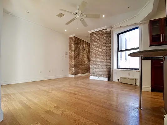 Rented by Compass | media 19