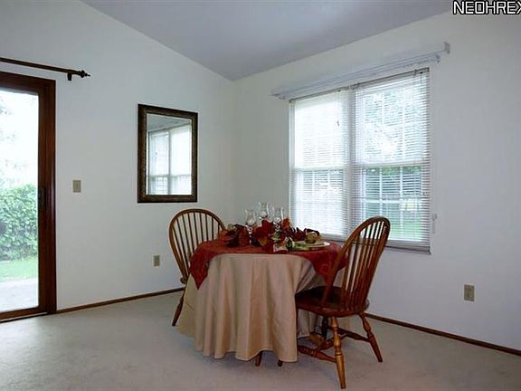 4th image of 8443 Bridgeport Ln #19