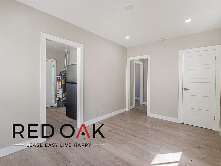 424 E 20th St #428.5 — Photo 7