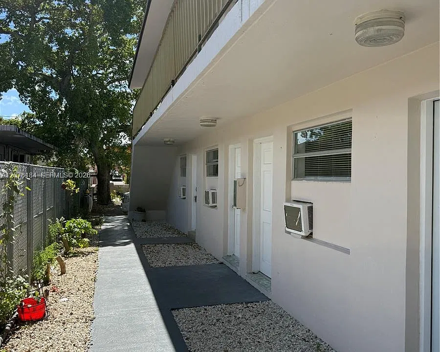 166 W 8th St #2