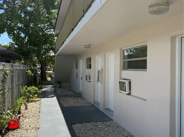 166 W 8th St #2, Hialeah, FL 33010
