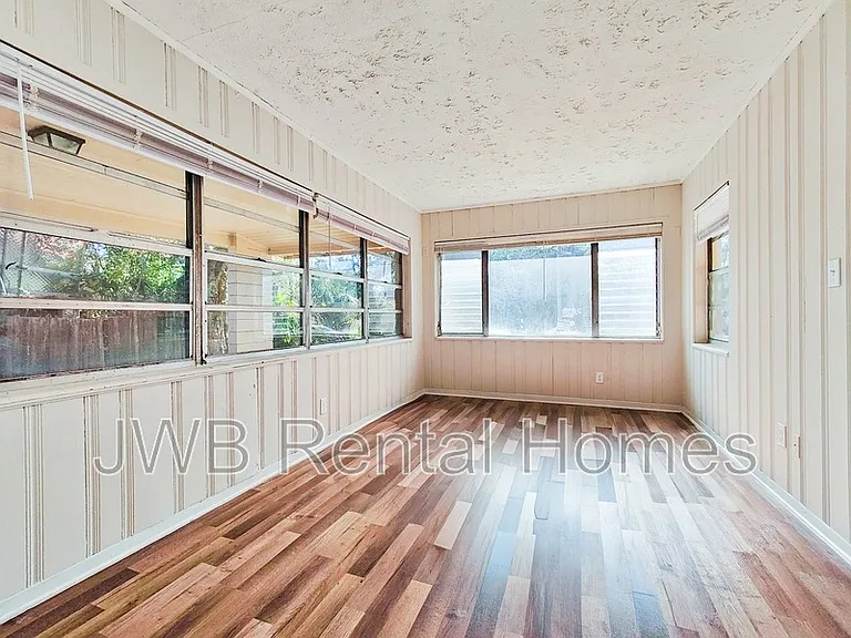 2321 Kinwood Ave — Photo 8