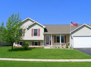 445 N Aspen Dr, Cortland, IL 60112