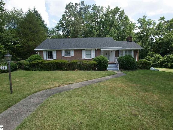 3rd image of 24 Woodfern Cir