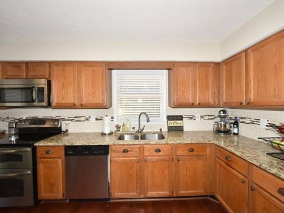 4th image of 9100 Club River Dr