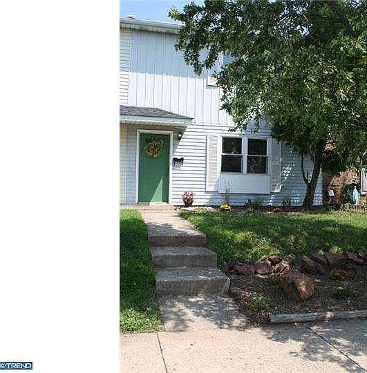 1st image of 525 Colonial Dr