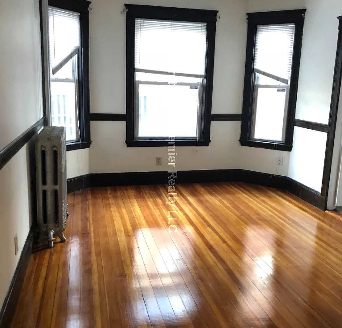 2 bed, 999 sqft, $2,250 — Photo 1