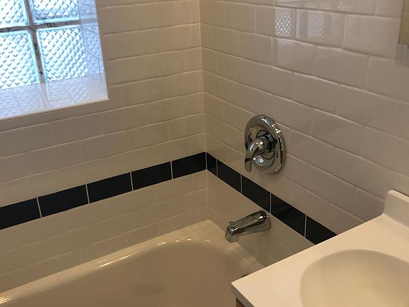 3rd image of 1423 Washington St #1G