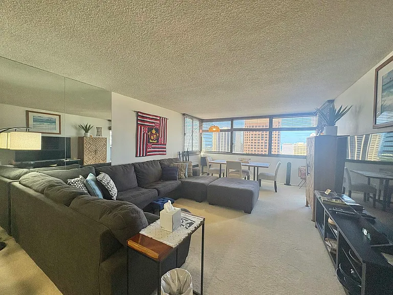 55 S Kukui St — Photo 1