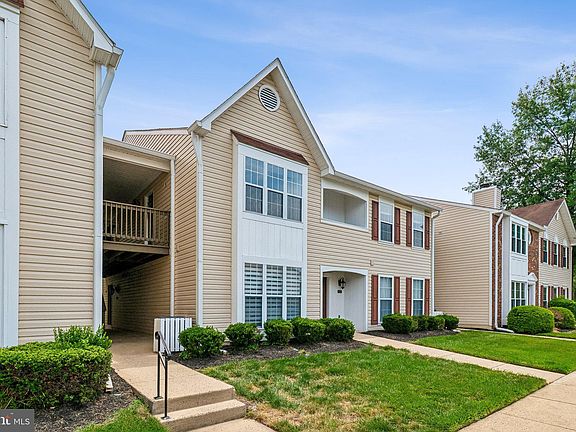 2nd image of 7822 Harrowgate Cir #D