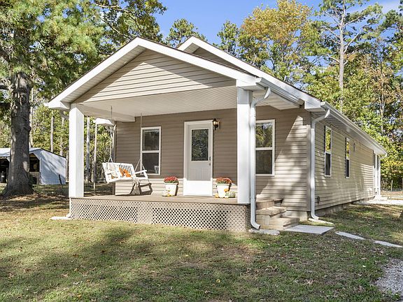 2nd image of 210 Thelma Avenue