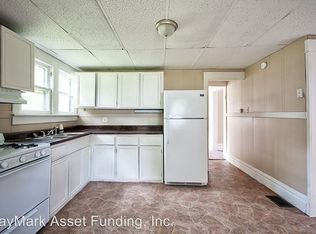 672 W Lexington Ave, Elkhart, IN 46514