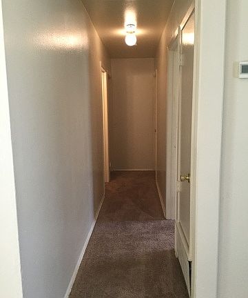 4th image of 5207 Village Gln