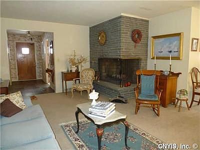 3rd image of 426 Churchill Ln