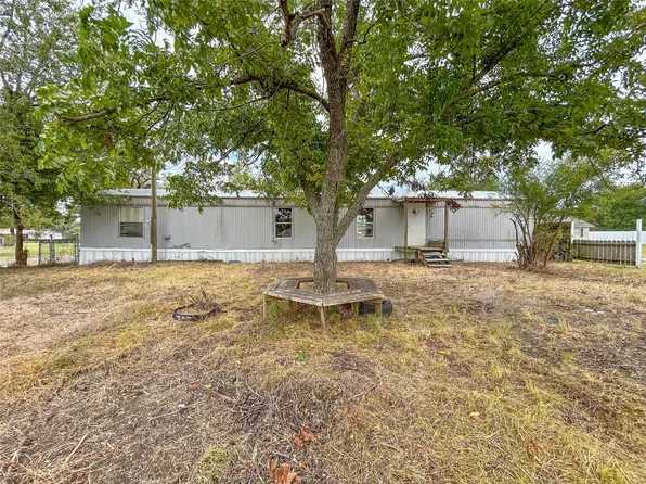 617 Fm 27 E, Wortham, TX 76693