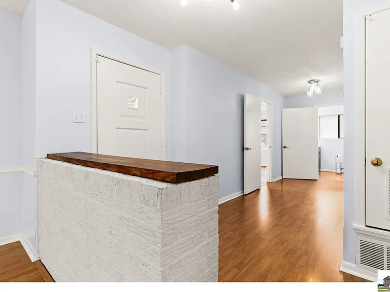 204 Oak St — Photo 36