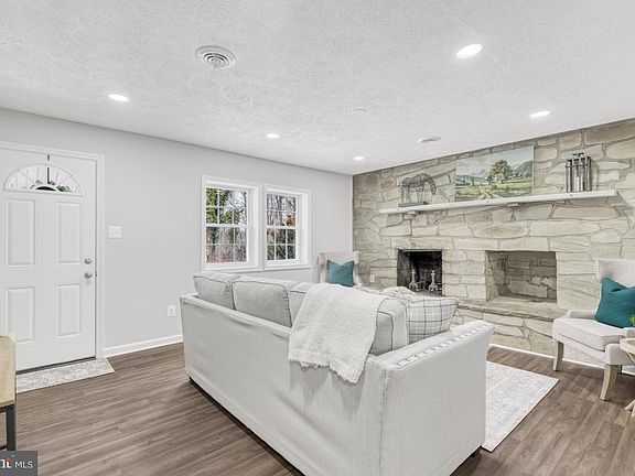 4th image of 4183 Grant Ln
