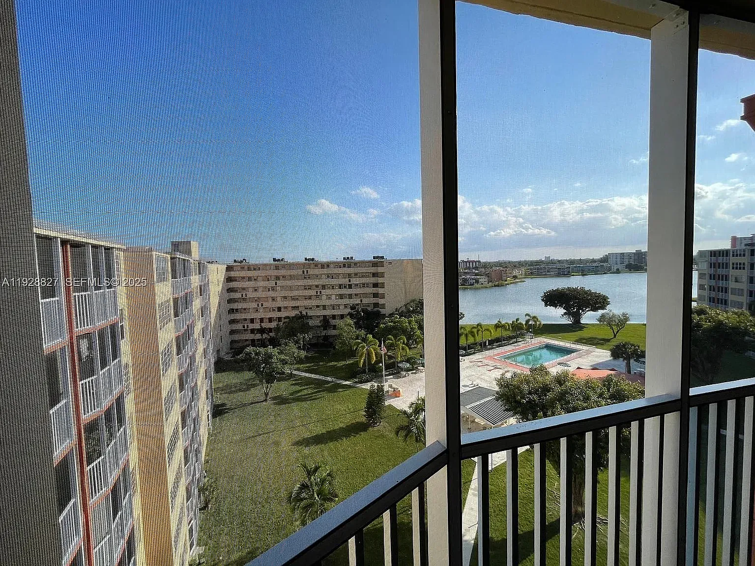 1 bed, 1.5 bath, 1036 sqft, $2,000 — Photo 1