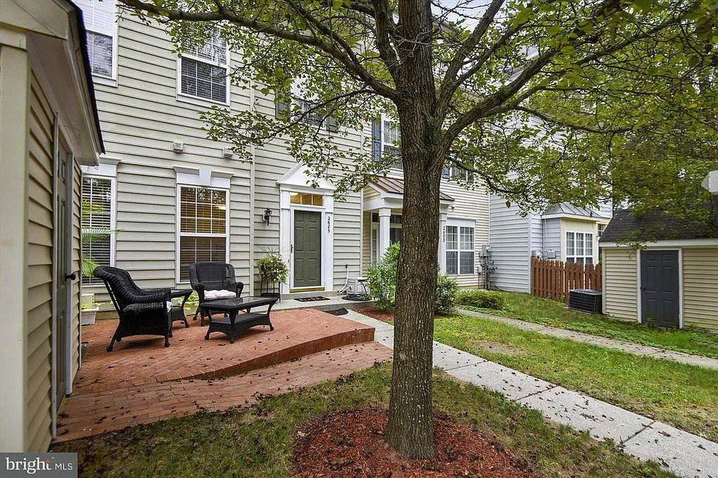 3 bed, 1545 sqft, $2,850 — Photo 2