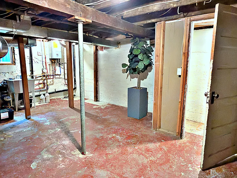 1827 N Skidmore St — Photo 56