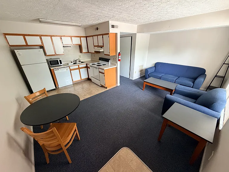 978 Irving Ave #21 — Photo 4