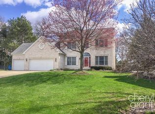 1084 Huckleberry Ln SE, Grand Rapids, MI 49546