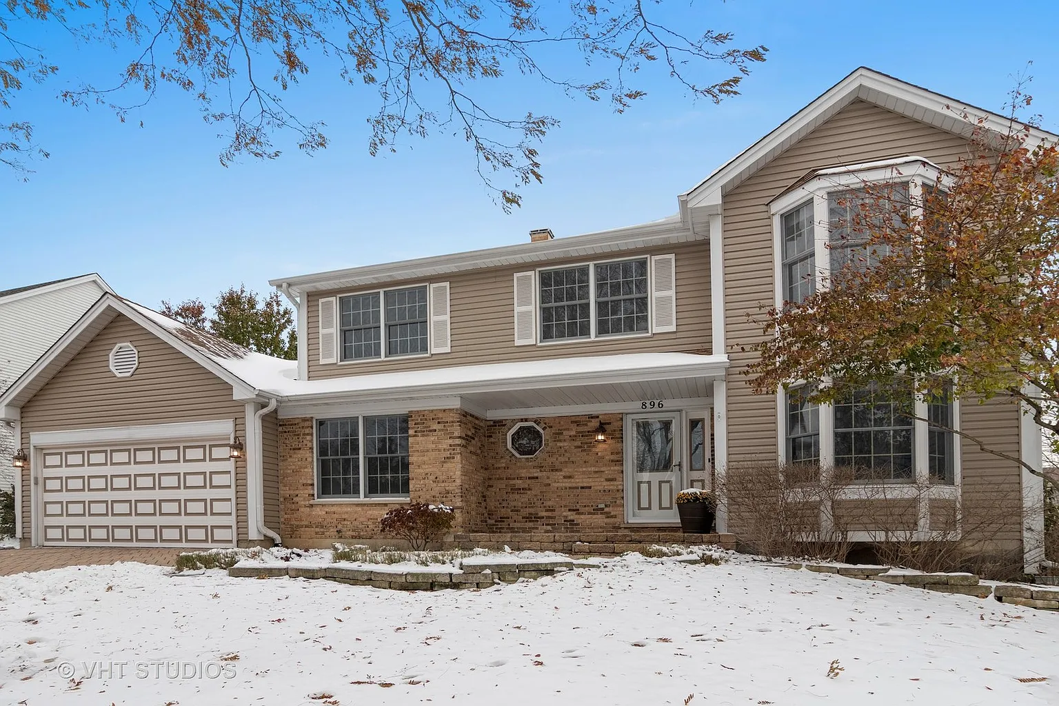 896 Chatham Dr photo 1