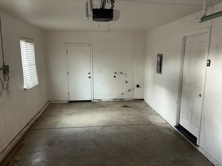 2533 Miller Ave #A — Photo 9