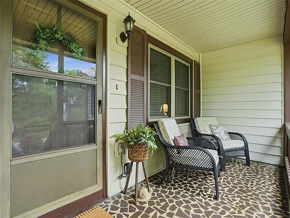 4th image of 271 Deidra Dr SE