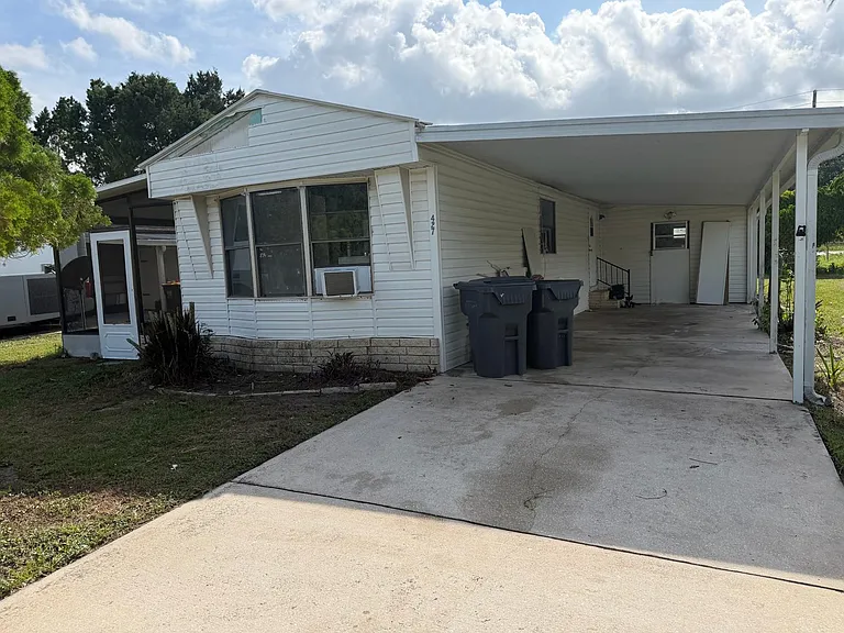 427 Skyline Dr — Photo 1