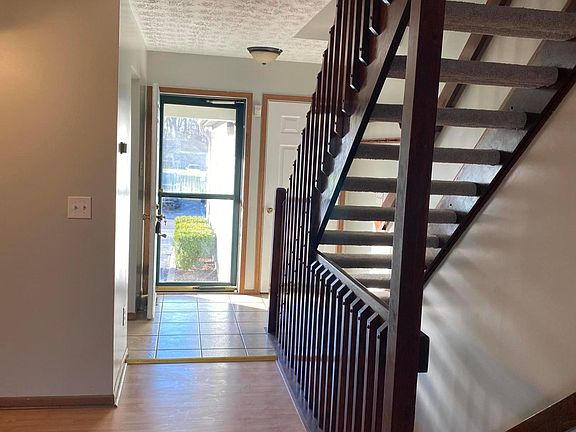 3rd image of 156 Macandrews Way