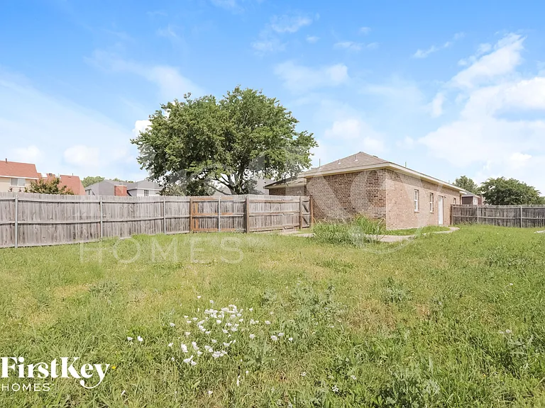 1633 Mockingbird Ln — Photo 15