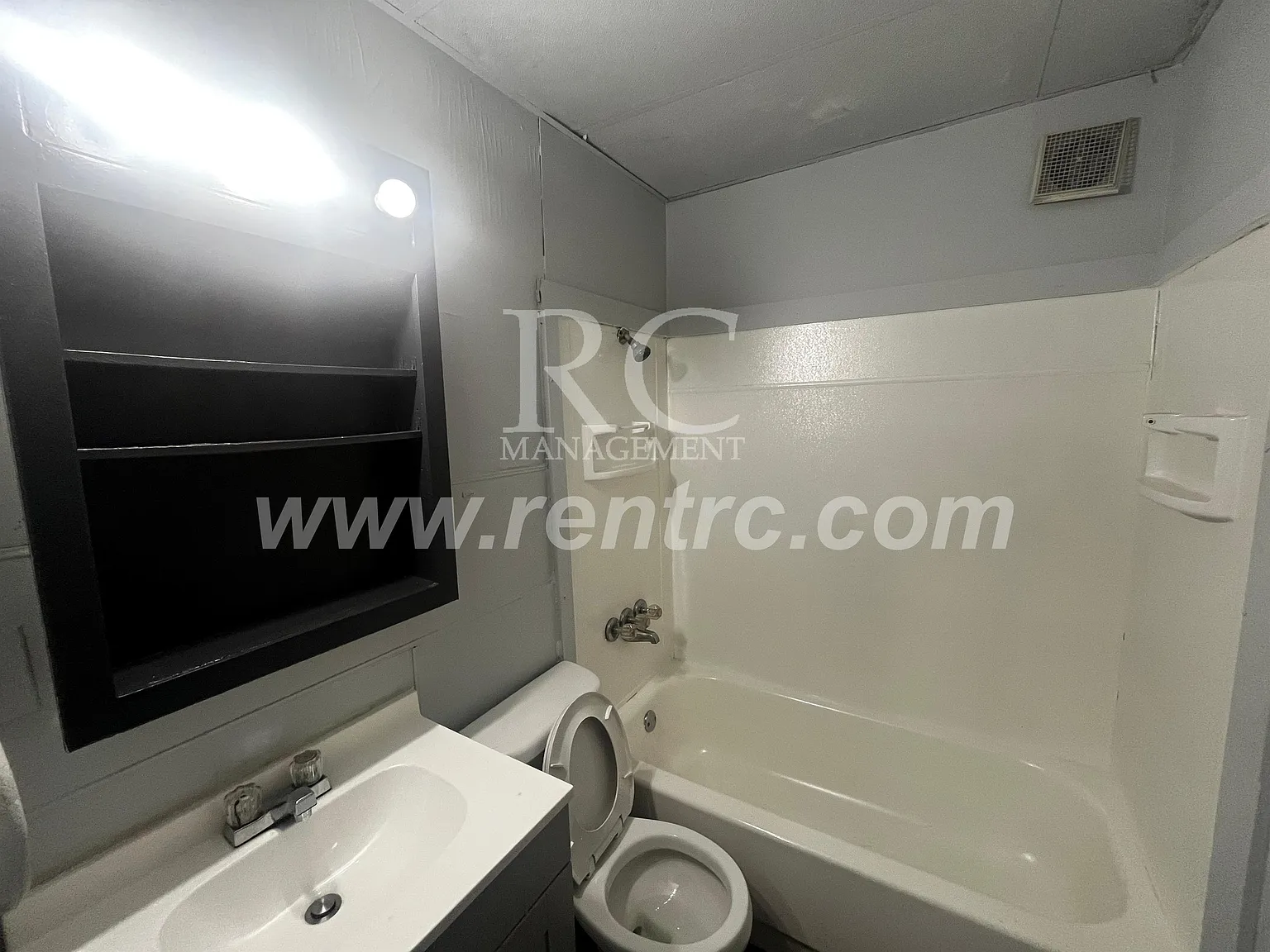 3 bed, 1100 sqft, $850 — Photo 4