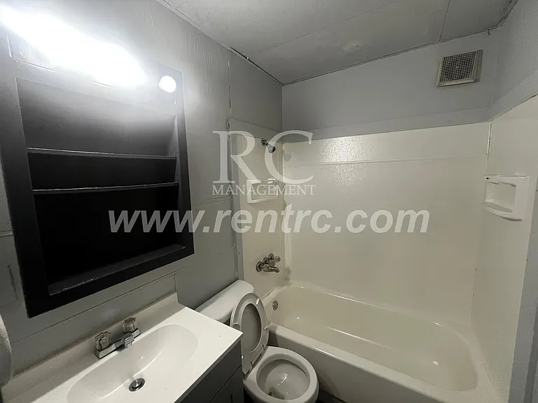 413 N Beard St #N — Photo 4