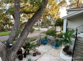 524 Bay St NE APT 3, Saint Petersburg, FL 33701