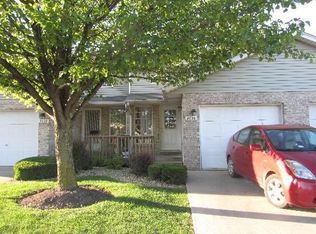 8036 Daniel Dr, Justice, IL 60458