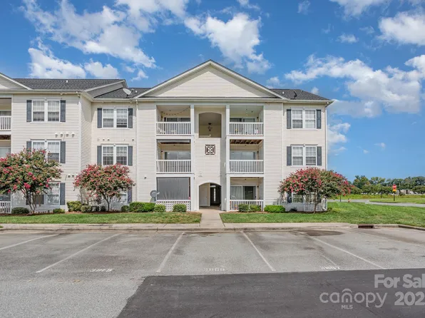 3809 Carl Parmer Dr, Harrisburg, NC 28075