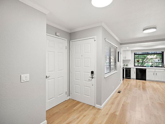 4th image of 18035 Hillwood Ln